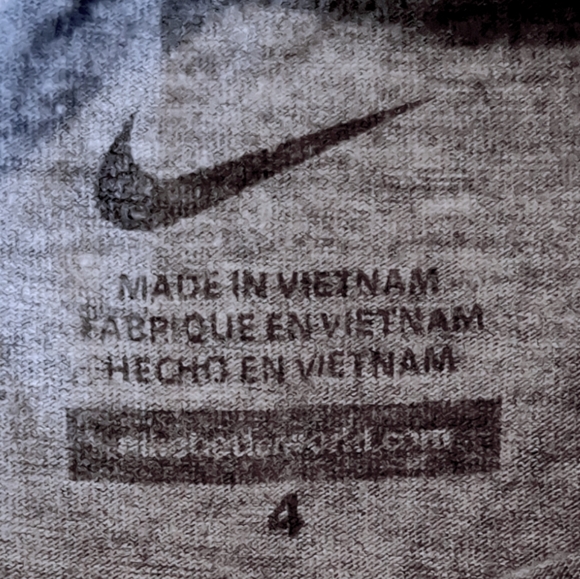 Girls size 4 NIKE shirt EUC - Picture 3 of 3